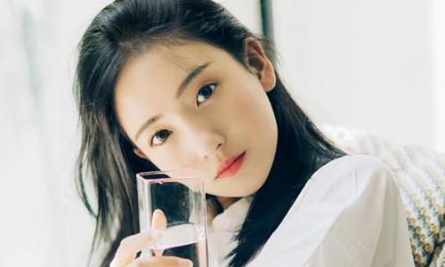 老公酗酒，作为农村宝妈，心里总冒出离婚的念头，该怎么处理呢？