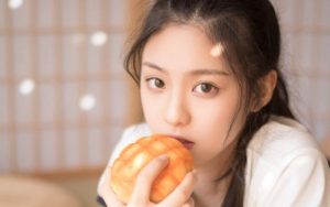 女友母亲嫌远反对我们恋爱，我该怎么找到处理办法？